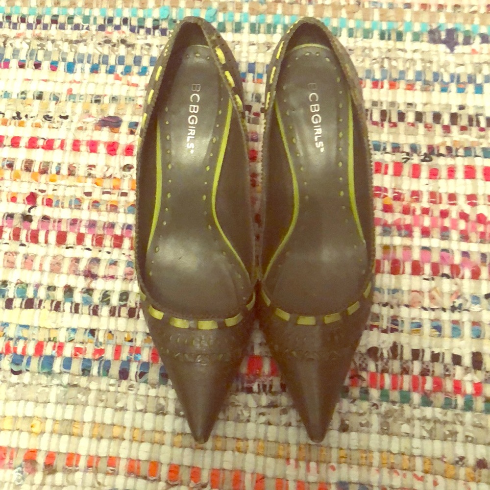BCBGirls green pumps